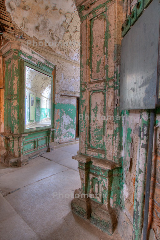 Corner hall mirror copy e mail